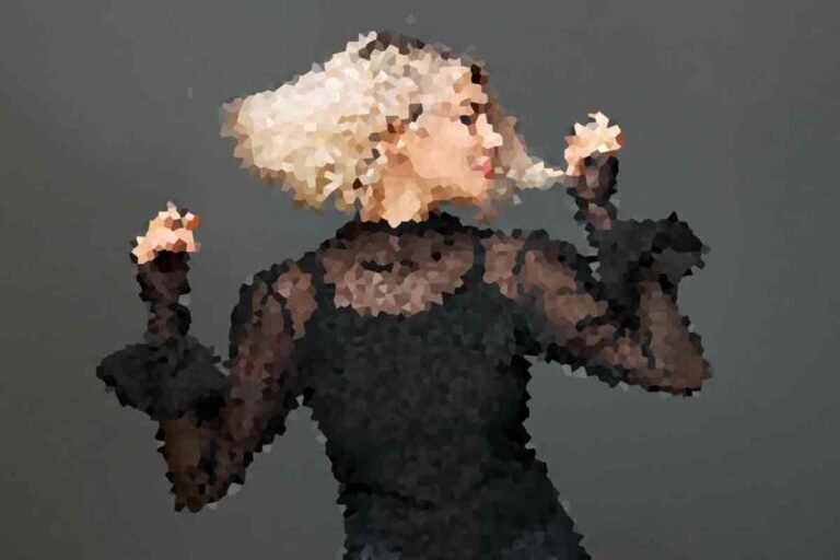 How to Shop Smarter and Still Look Extremely Stylish